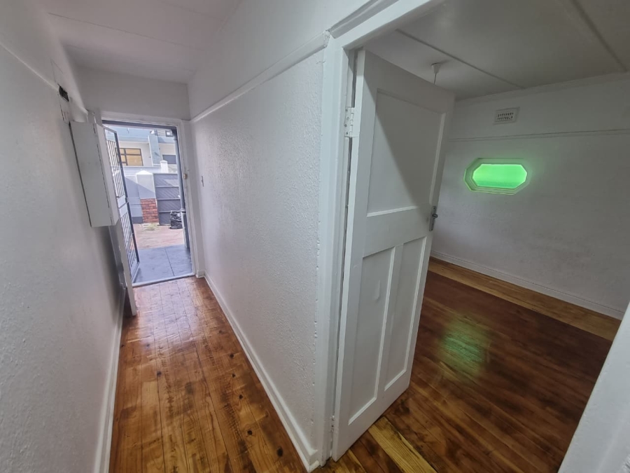 To Let 2 Bedroom Property for Rent in Lansdowne Western Cape